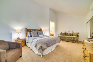 2 bedrooms, iron/ironing board, WiFi, bed sheets - St Anton Condo in Mammoth Lakes! (Mammoth Lakes)
