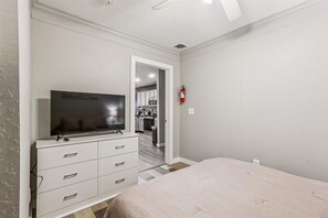 Condo, Multiple Beds, Hot Tub, Pool View (Ocean Gate I104)
