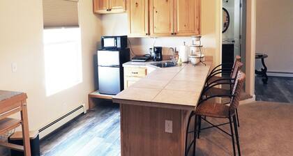 Charming country studio close to Fruita and biking trails