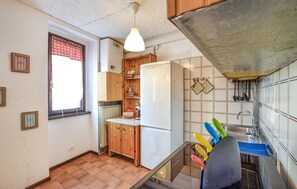Coffee/tea maker, cookware/dishes/utensils - 2 bedroom lovely apartment in Ponte di Legno (Ponte di Legno)