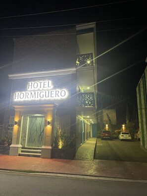 Fachada del alojamiento
