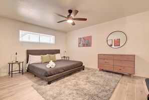 2 habitaciones, tabla de planchar con plancha y cuna de viaje 