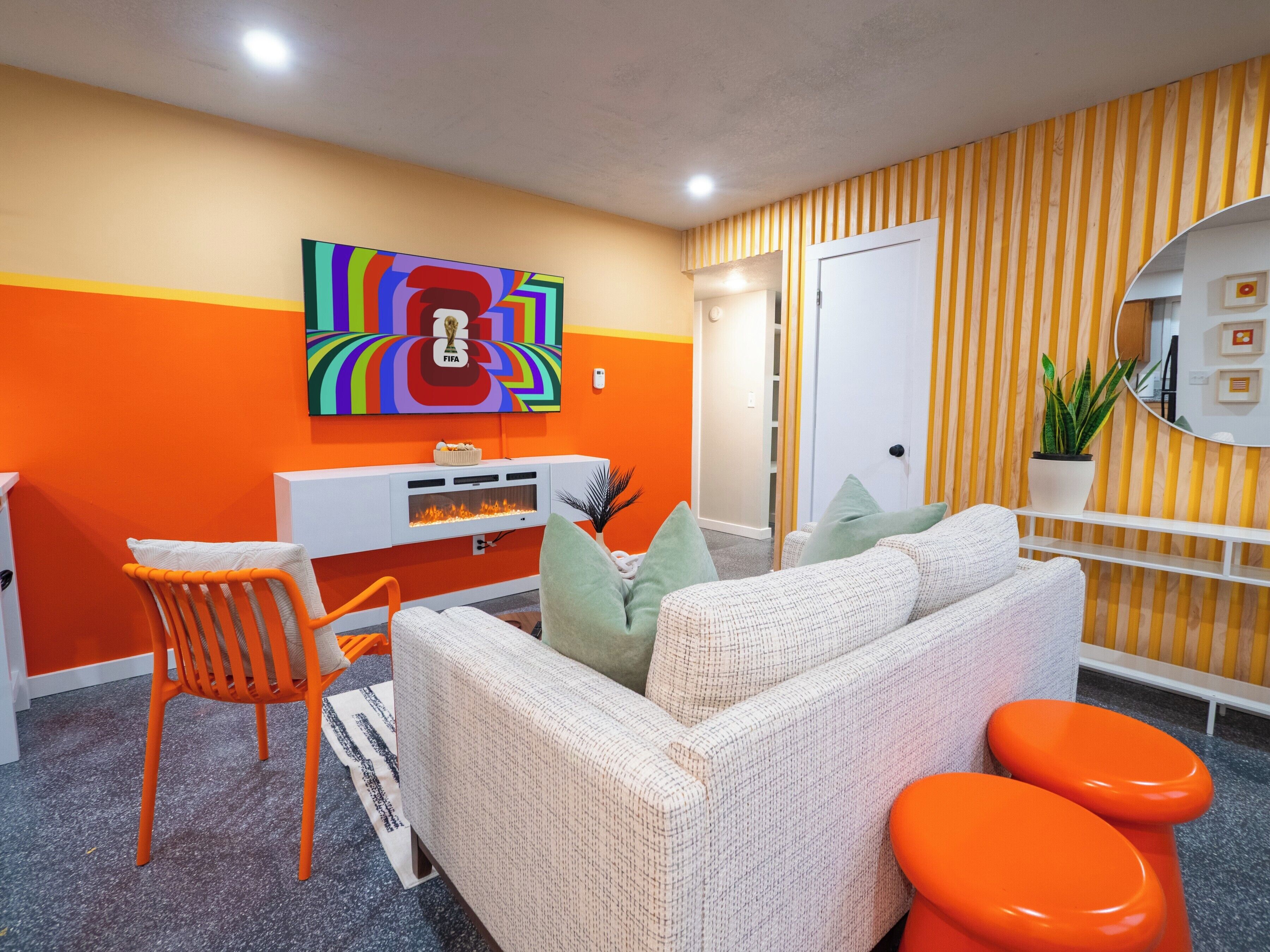Smart TV, fireplace