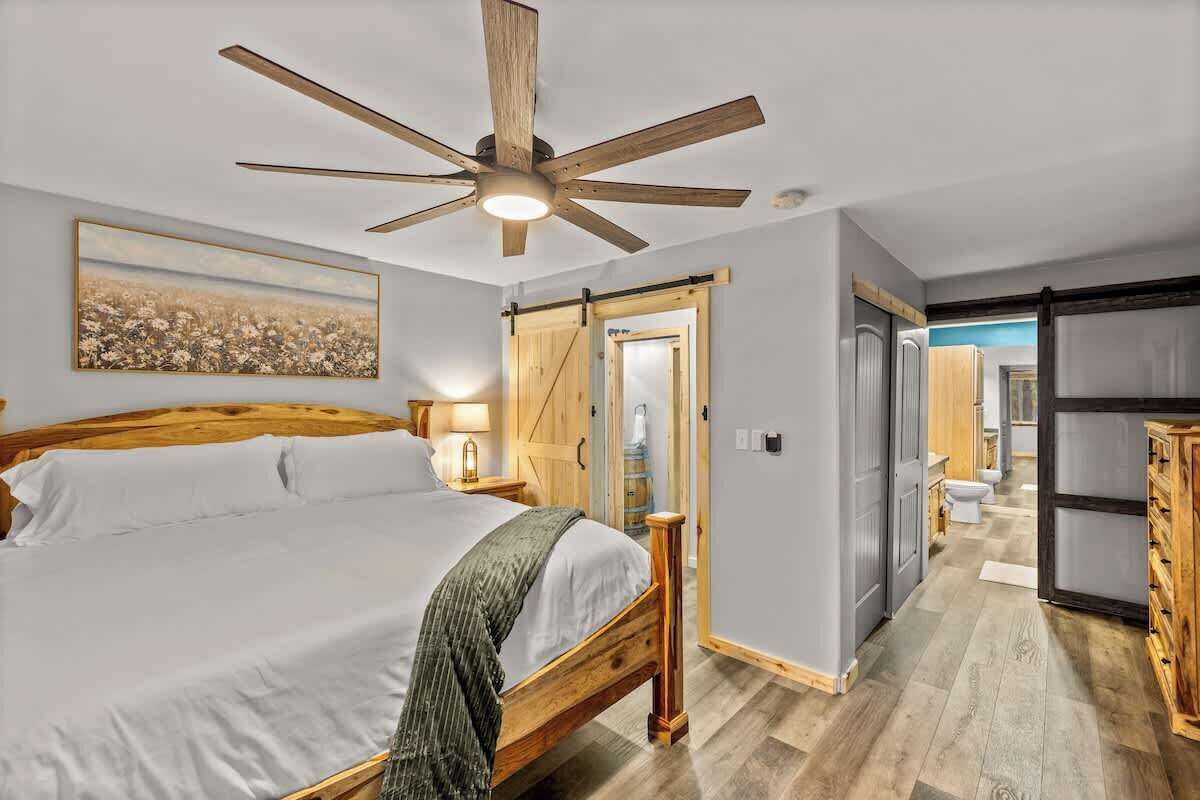 2 bedrooms, WiFi, bed sheets