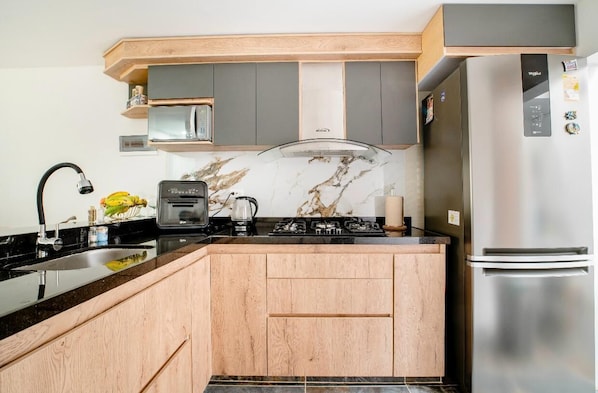 Micro-ondes, plaque de cuisson