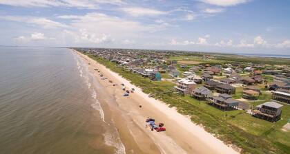 Family Suite - Pool, Games, & Beachfront Fun!