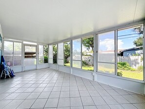 Interior - The Parkside Retreat at 78th Street (Pinellas Park)