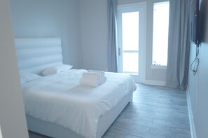 1 bedroom, WiFi, bed sheets - Casa Dora - Pool, Games, & Beachfront Fun! 3rd fl. (Bolivar Peninsula)