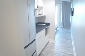 1 bedroom, WiFi, bed sheets - Casa Dora - Pool, Games, & Beachfront Fun! 3rd fl. (Bolivar Peninsula)