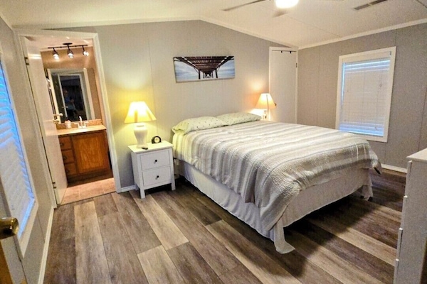 2 habitaciones, tabla de planchar con plancha, wifi y ropa de cama