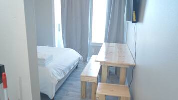 1 bedroom, WiFi, bed sheets