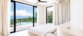 Luxury villa with spectacular views of Pavones point surf break