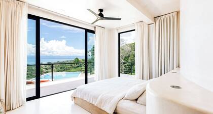 Luxury villa with spectacular views of Pavones point surf break
