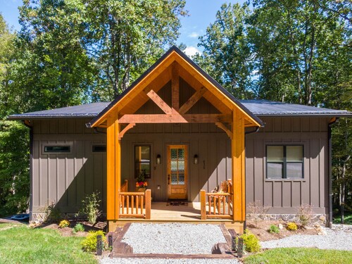 Rocky Creek Retreat - Private home with river access