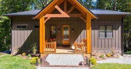 Rocky Creek Retreat - Private home with river access