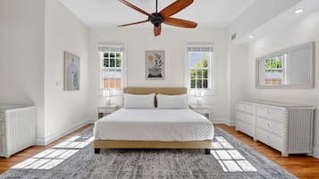 3 bedrooms, desk, iron/ironing board, travel cot