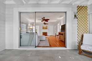 TV, fireplace - Heated Pool Oasis West Palm Beach Escape Pet Friendly (West Palm Beach)