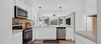 Sleeps 6 Port Saint Lucie Retreat Home BBQ Grill