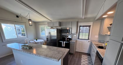 Newly Renovated 3-bedroom House in Solon