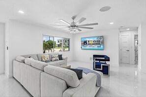 TV connectée, table de tennis de table