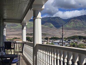 Property grounds - New Listing – Quam Properties: Spacious 1BD with Mountain and Ocean Views (Lahaina)