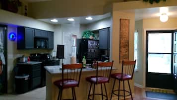 Microones, forn, placa de cuina i rentaplats