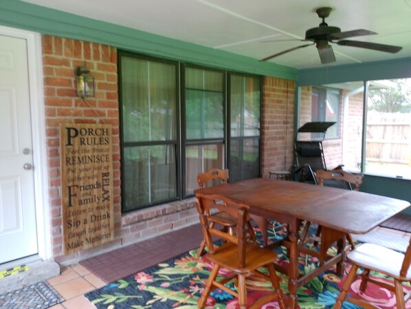 Outdoor dining