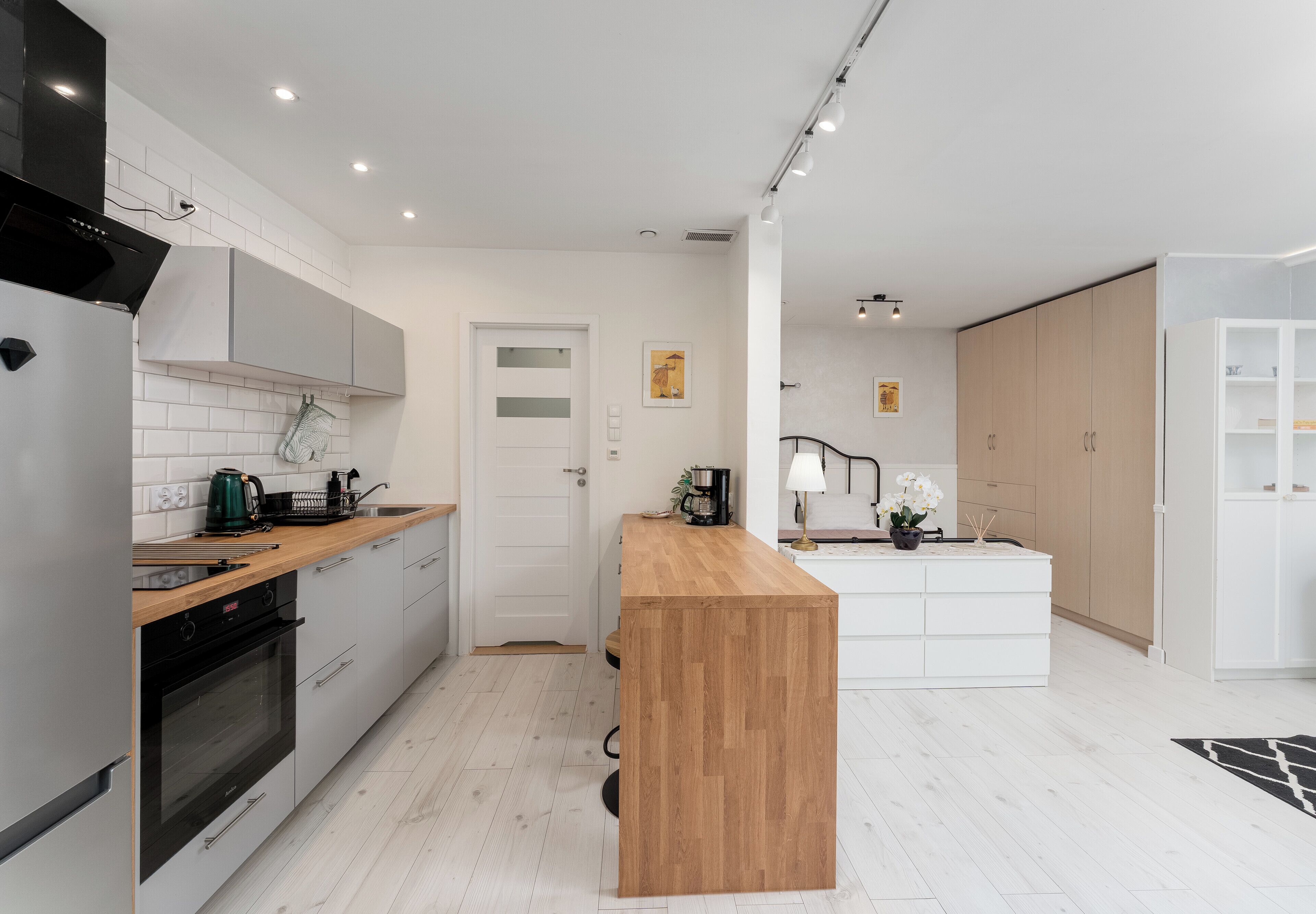 Kühlschrank, Ofen, Herdplatte, Geschirrspüler