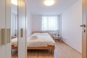 2 bedrooms, iron/ironing board, WiFi, bed sheets