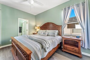 4 bedrooms, desk, iron/ironing board, travel cot