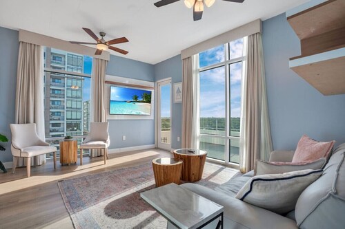 2 Bdrm Penthouse with Billiards