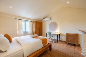 Suite, Mezzanine | Free WiFi