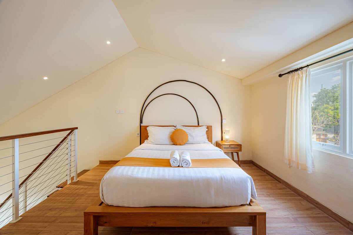 Suite, Mezzanine | Free WiFi