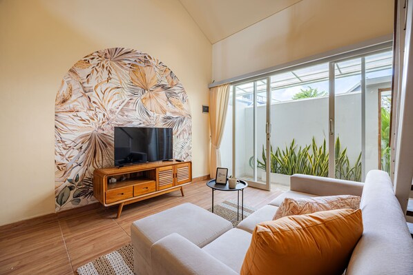 Suite, Mezzanine | Television