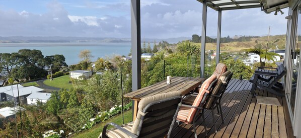 Terrace/patio - Glorious views and relaxation a plenty (Kawhia)