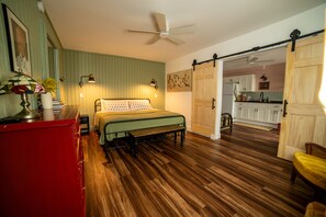 1 Schlafzimmer, Schreibtisch, WLAN, Bettwäsche