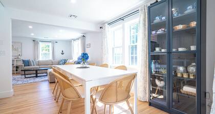 Shining Sea Hideaway・Walk everywhere, 6 Beds, Newly remodeled