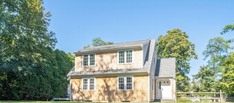Shining Sea Hideaway・Walk everywhere, 6 Beds, Newly remodeled