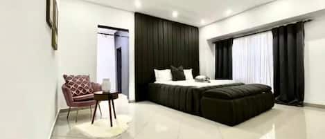 2 bedrooms, internet, bed sheets