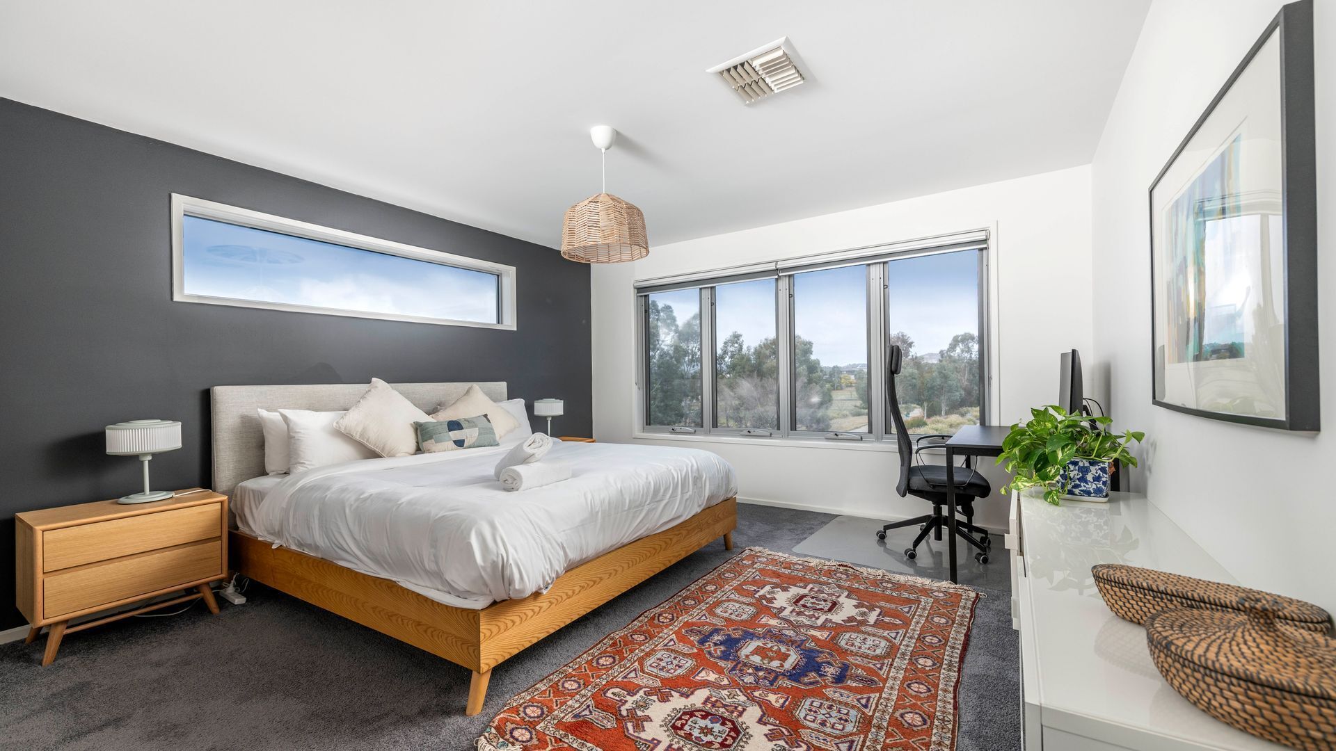 4 室のベッドルーム、デスク、旅行用ベビーベッド、WiFi (無料)