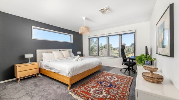 4 chambres, bureau, lit de bébé portatif, accès au Wi-Fi (inclus)