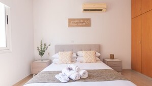 2 bedrooms, iron/ironing board, WiFi (free) - TelMar Sunrise View - 100m from the Sea (Livadia)