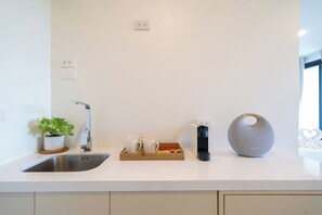 Apartment, Non Smoking, Balcony | Private kitchenette | Mini-fridge, microwave