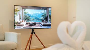 Appartement, niet-roken, balkon | Een kluis op de kamer, een strijkplank/strijkijzer, gratis wifi