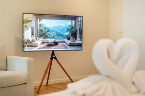 Apartment, Non Smoking, Balcony | In-room safe, iron/ironing board, free WiFi