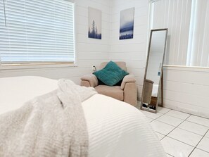 1 chambre, bureau, fer et planche à repasser, Wi-Fi