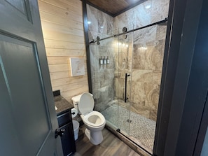 Towels, soap, shampoo, toilet paper