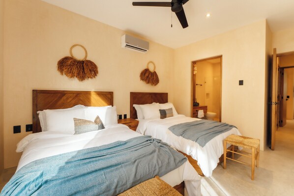 Luxury Villa, 3 Bedrooms, Private Pool | Peti besi dalam bilik, langsir/tirai gelap terus, Wi-fi percuma 
