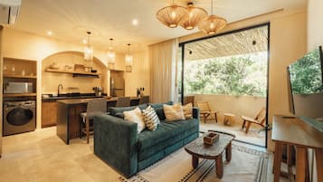 Deluxe Apartment, Balcony, Garden View | Living area