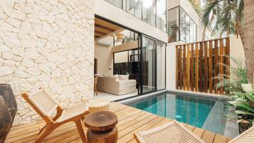 2 hồ bơi ngoài trời